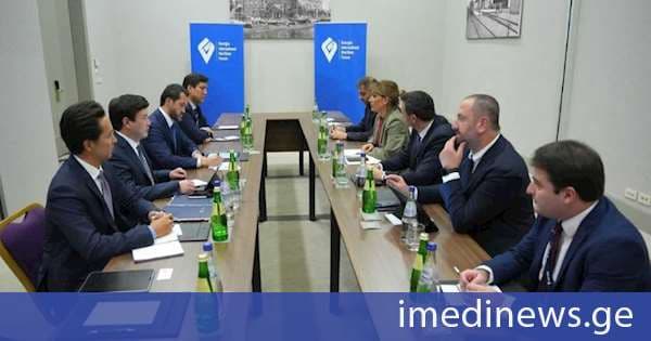 თამარ იოსელიანი ყაზახეთის რკინიგზის დირექტორთა საბჭოს თავმჯდომარის მოადგილეს ერლან კოიშიბაევს შეხვდა