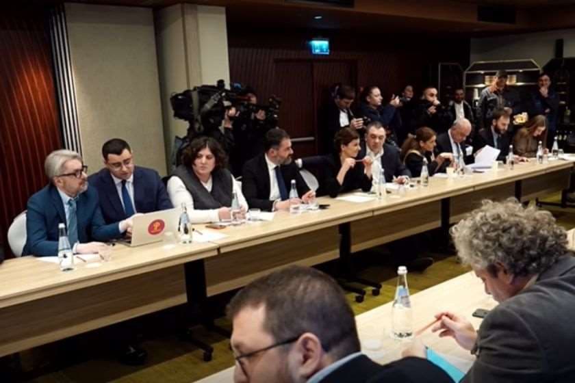 დასუსტებული ოპოზიცია - შიდა დაპირისპირებების მორიგი სერია. „ქრონიკის“ სიუჟეტი