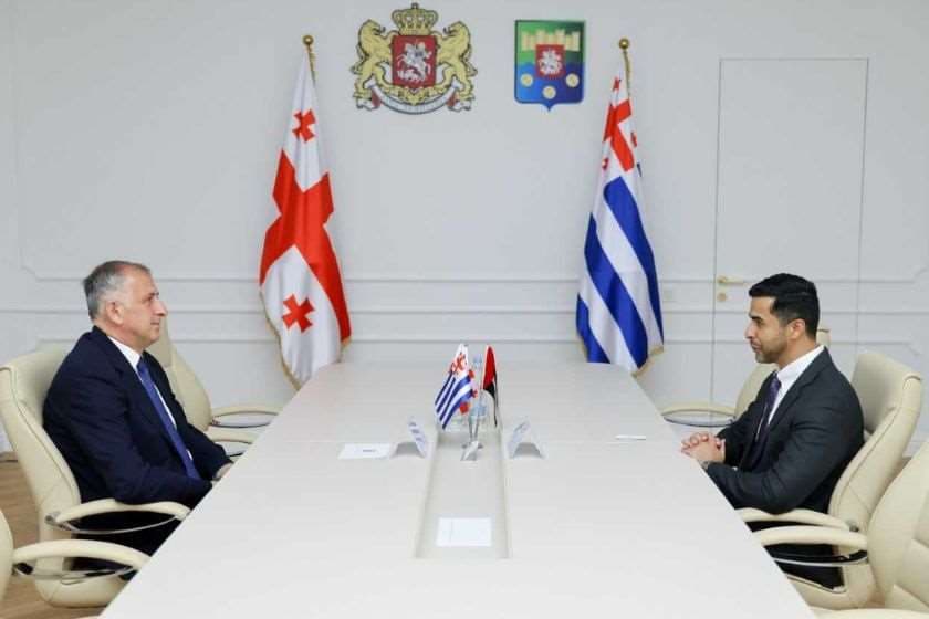 აჭარის მთავრობის თავმჯდომარე საქართველოში არაბთა გაერთიანებული საამიროების საგანგებო და სრულუფლებიან ელჩს შეხვდა