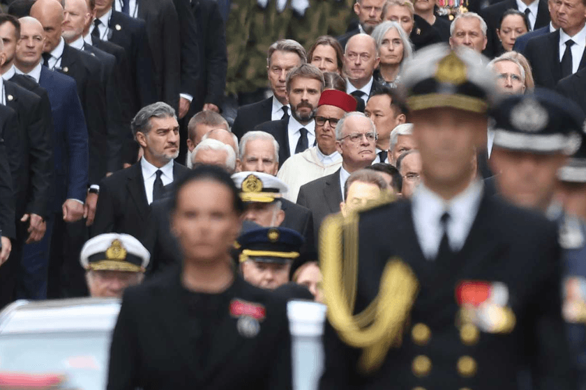 საქართველოს პრეზიდენტი, მიხეილ ყაველაშვილი, მეუღლესთან, თამარ ბაგრატიონთან ერთად, ნორვეგიის მეფის, მისი უდიდებულესობის ჰარალდ V-ის სახელმწიფო დაკრძალვის ცერემონიას დაესწრო