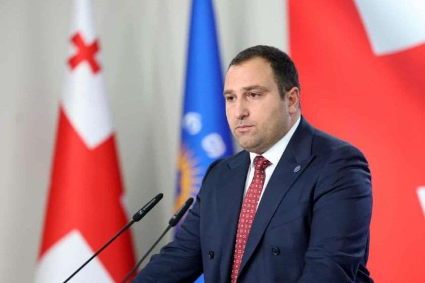 ირაკლი კირცხალია ოპოზიციაზე: აგენტები ერთმანეთს დაერივნენ შემცირებული დაფინანსების გასანაწილებლად, მათივე პატრონებს სცენარებიც კი დაუძველდათ