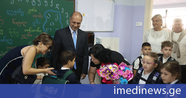 გივი მიქანაძემ მოსწავლეებსა და მასწავლებლებს ახალი სასწავლო წლის დაწყება პირველი ექსპერიმენტული საჯარო სკოლიდან მიულოცა