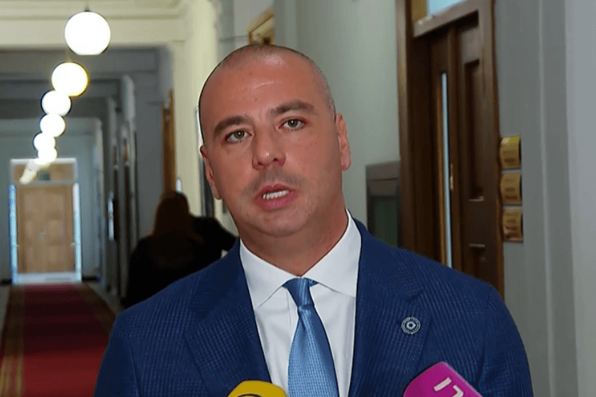 ლევან მაჭავარიანი: გახარიების პარტია წარმოადგენს იმ კოლექტიურ ძალას, ვისაც ჩვენ აგენტურულ რადიკალურ ოპოზიციას ვუწოდებთ. ეს არის ძალა, რომელიც საქართველოში მშვიდობის წინააღმდეგ იბრძვის