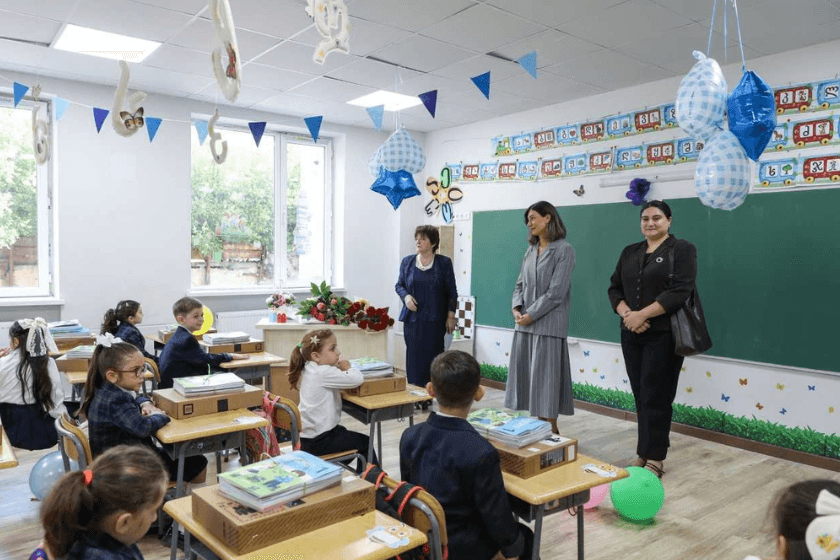 თინათინ ნიბლოშვილმა მოსწავლეებსა და პედაგოგებს ახალი სასწავლო წლის დაწყება მიულოცა