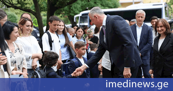 აჭარის მთავრობის თავმჯდომარემ ზურაბ პატარაძემ ახალი სასწავლო წლის დაწყება საზოგადოებას, ბათუმისა და ქობულეთის საჯარო სკოლებიდან მიულოცა