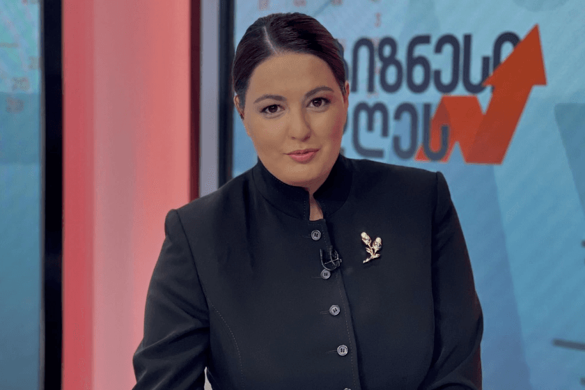 „ფორმულას“ ჟურნალისტი ელენე ბენიძე: ამ კომპანიაში თანამშრომელი და მისი საჭიროებები არასდროს არის პრიორიტეტი. თანამშრომელს ვალდებულად თვლიან, ემსახუროს კომპანიას მაშინაც კი, როცა ამისთვის ანაზღაურებას არ იღებს. ბევრი თხოვნისა და გაფრთხილების მიუხედავად, პასუხიც კი არ მიმიღია კითხვაზე როდის და რა გზით მივიღებ ჩემს კუთვნილ თანხას- აუცილებლად შევხვდებით სასამართლოში