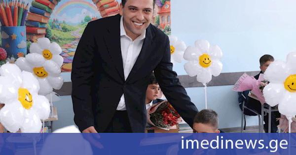 ახალციხის მუნიციპალიტეტის მერი ვარლამ წიკლაური ქალაქის სხვადასხვა სკოლას ესტუმრა