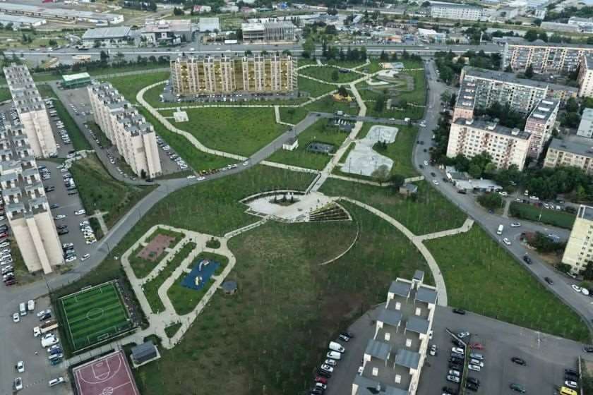 სამგორის რაიონში, ე.წ. სამხედრო დასახლებაში პარკი მოეწყო