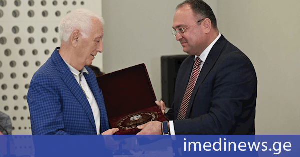 სპორტის მინისტრის გადაწყვეტილებით, საქართველოში ოლიმპიური მოძრაობის ერთ-ერთ ფუძემდებელს ემზარ ზენაიშვილს სპორტის რაინდის წოდება მიენიჭა