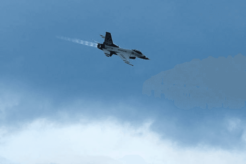 NBC News: F-16 ტიპის სამხედრო თვითმფრინავი მიჩიგანში საცხოვრებელ ზონაში ჩამოვარდა