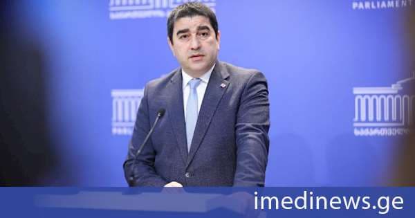 შალვა პაპუაშვილი ნატა ფერაძეზე: „რეჟიმისგან“ გაქცეული პირდაპირ „დიქტატურაში“ აღმოჩენილა. რა ბედისწერაა, რომ სოცმედიაში შეურაცხყოფის დასჯადობის დაუშვებლობაზე წარმოებული ენჯეოპროპაგანდა, ასე ლამაზად, მათივე ხელით დაიმსხვრა