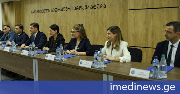 საქართველოს პროკურატურის წარმომადგენლებს ამერიკის შეერთებული შტატების ელჩის მოვალეობის შემსრულებლის, ალან პარსელის მადლობის წერილები გადაეცათ