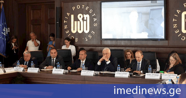 გივი მიქანაძემ საქართველოს უმაღლესი საგანმანათლებლო დაწესებულებების რექტორთა მუდმივმოქმედი კონფერენცია გახსნა