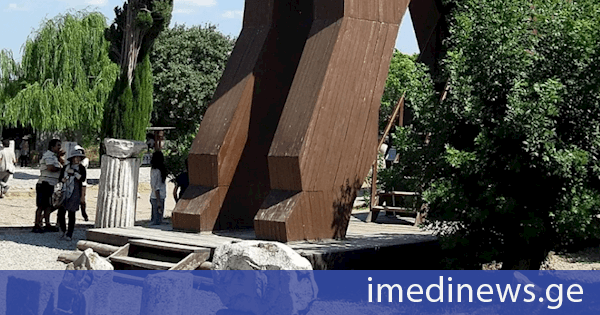 ტროაში 2800 წლის აგორა აღმოაჩინეს, რაც იმის ნიშანია, რომ ომის შემდეგ ქალაქში არ დაცარიელებულა