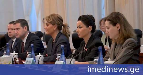 ეკონომიკის მინისტრი მარიამ ქვრივიშვილი ჩინეთში გლობალური მდგრადი ტრანსპორტის ფორუმში მონაწილეობს. „ქრონიკის“ რეპორტაჟი