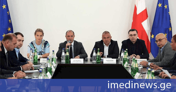 განათლების, მეცნიერებისა და ახალგაზრდულ საქმეთა კომიტეტის წევრებმა სკოლების მშენებლობისა და რეაბილიტაციის პროცესთან დაკავშირებით უწყებათაშორისი კომისიის სხდომაში მიიღეს მონაწილეობა