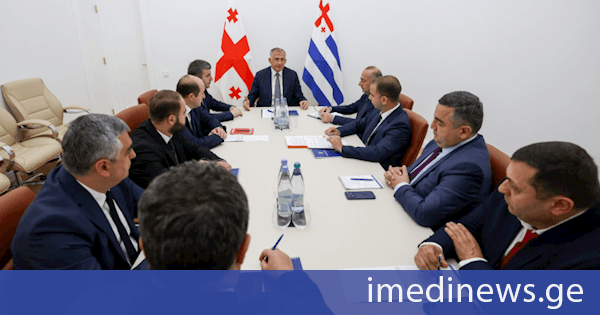 აჭარის მთავრობის თავმჯდომარემ სამუშაო შეხვედრაზე რეგიონის ტერიტორიაზე 19-20 სექტემბერს მოსული უხვი ნალექით გამოწვეული შედეგების სალიკვიდაციო ღონისძიებები განიხილა