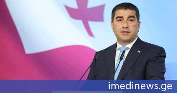 შალვა პაპუაშვილი: როცა ადამიანი ბრიუსელშიც იმავეს ამბობს, რასაც თბილისში, წმინდა ადგილის ზებუნებრივი ძალის რწმენას ბზარი უჩნდება: როგორ შეიძლება, იქ ჩახვიდე და ქედმოხრილი არ ალაპარაკდე?!