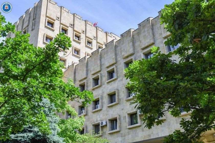 პროკურატურამ დიდი ოდენობით თანხის თაღლითურად დაუფლების ფაქტზე ერთ პირს ბრალდება წარუდგინა