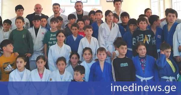 „ქართული ოცნების“ ახალგაზრდული ორგანიზაციის მხარდაჭერით ლენტეხის სპორტულ სკოლებს სპორტული ინვენტარი გადაეცათ