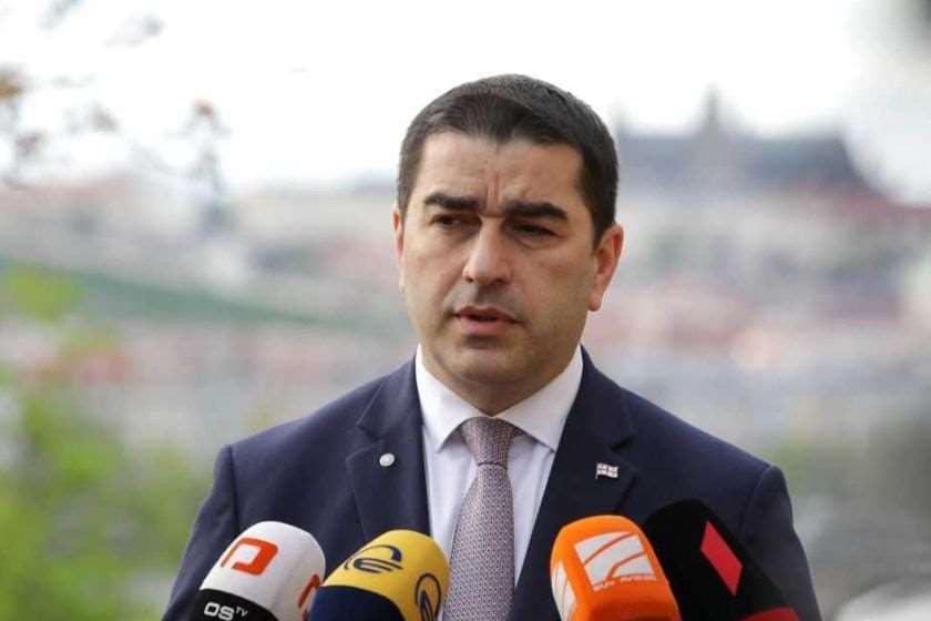 შალვა პაპუაშვილი ეროვნულ ნაკრებზე თავდასხმაზე: საქმე გვაქვს სექტასთან, რომელსაც თავისმა ქურუმებმა მოუხაზეს, თუ ვინ არიან მათი მტრები. მტრებზე თავდასხმა, ზიზღი წარმოადგენს მათ რელიგიურ, სექტის აქტს