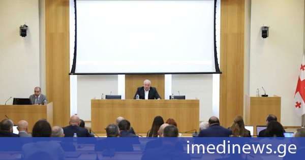 მუდმივმოქმედმა აუდიტის ჯგუფმა სახელმწიფო აუდიტის სამსახურის მიერ წარმოდგენილი კონსოლიდირებული ანგარიშები განიხილა