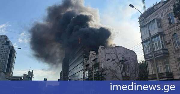 უკრაინული მედია: რუსებმა კიევის ცენტრში მდებარე კლინიკა „დობრობუტზე“ იერიში მიიტანეს