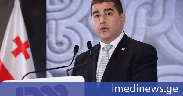 შალვა პაპუაშვილი: რწმენისა და საზოგადოების კატეგორიული გამიჯვნა ნიშნავს უარის თქმას არა მხოლოდ წარსულზე, არამედ დღევანდელობის მორალურ და ეთიკურ საფუძვლებზეც - იმ ზნეობრივ ხერხემალზე, რომელსაც ჯერ კიდევ ეყრდნობა თითოეული ქართველი