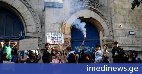 Reuters: საფრანგეთში, მოსწავლეთა საპროტესტო აქციების გამო, 400-მდე სკოლა დაიხურა