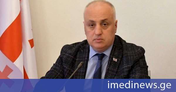 დიმიტრი ხუნდაძე: მთავრობის ხელშეწყობით 58 მოსახლეს 16 სოფლის მასშტაბით დაუმონტაჟდა მზის პანელები, რაც საშუალებას იძლევა, რომ ფაქტობრივად, 24 საათის განმავლობაში მათ არათუ ელექტროენერგია ჰქონდეთ, არამედ მოიხმარონ საყოფაცხოვრებო ტექნიკაც