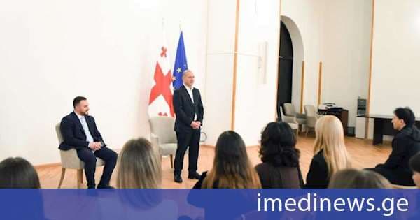 გივი მიქანაძემ შეხვედრა გამართა ახალგაზრდებთან, რომლებიც სამინისტროს სისტემაში ანაზღაურებად სტაჟირებას გაივლიან