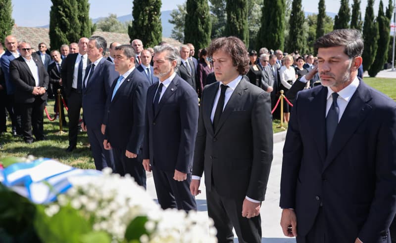 ირაკლი კობახიძეს ქვეყნის ღალატში ადანაშაულებენ