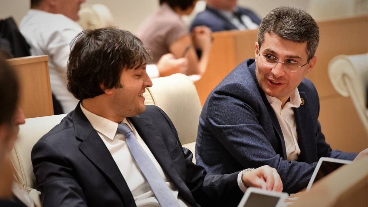 როგორ ხსნის კობახიძე მდინარაძის გადადგომას - Netgazeti