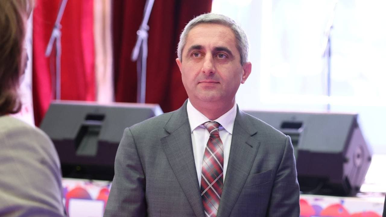 შემოსავლების სამსახურის უფროსის ყოფილ მოადგილეს 1.5 წლით პატიმრობა მიესაჯა - Netgazeti